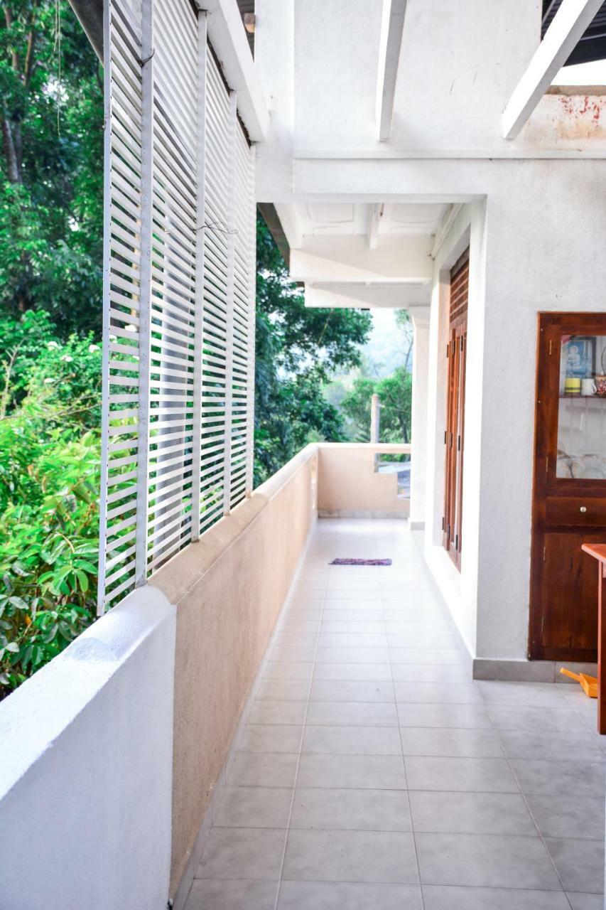 Ceylon Saradiel Home Stay Mawanella Esterno foto
