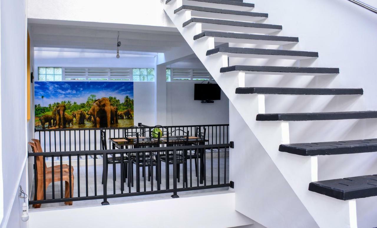 Ceylon Saradiel Home Stay Mawanella Esterno foto